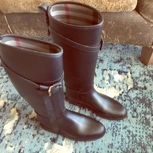 🌟 Burberry Rain Boots- Size10 🌟